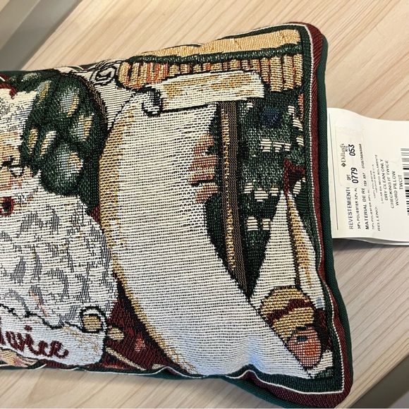 Santa Claus Tapestry Coming to town Holiday Christmas Pillow accent Red Green - Picture 4 of 9